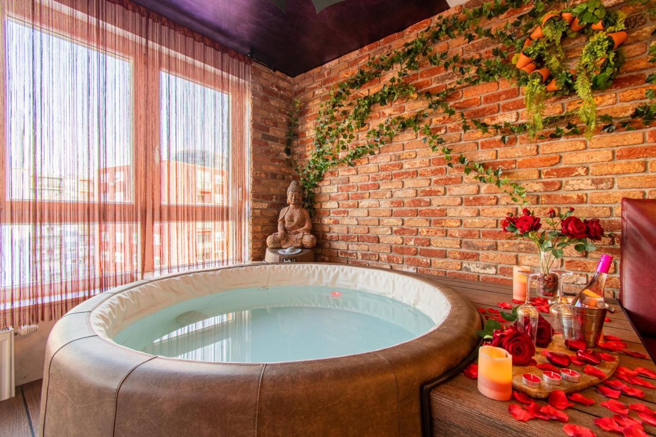 Jacuzzi - Love - Bdsm - Extra Luxury - Ev Chargger - Valentine'S Day - Red Room - Flexible Selfcheckins 28 Zagreb Buitenkant foto